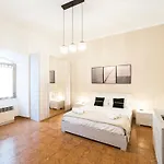 {2 Steps From The Colosseum} Free Wi-Fi & Netflix