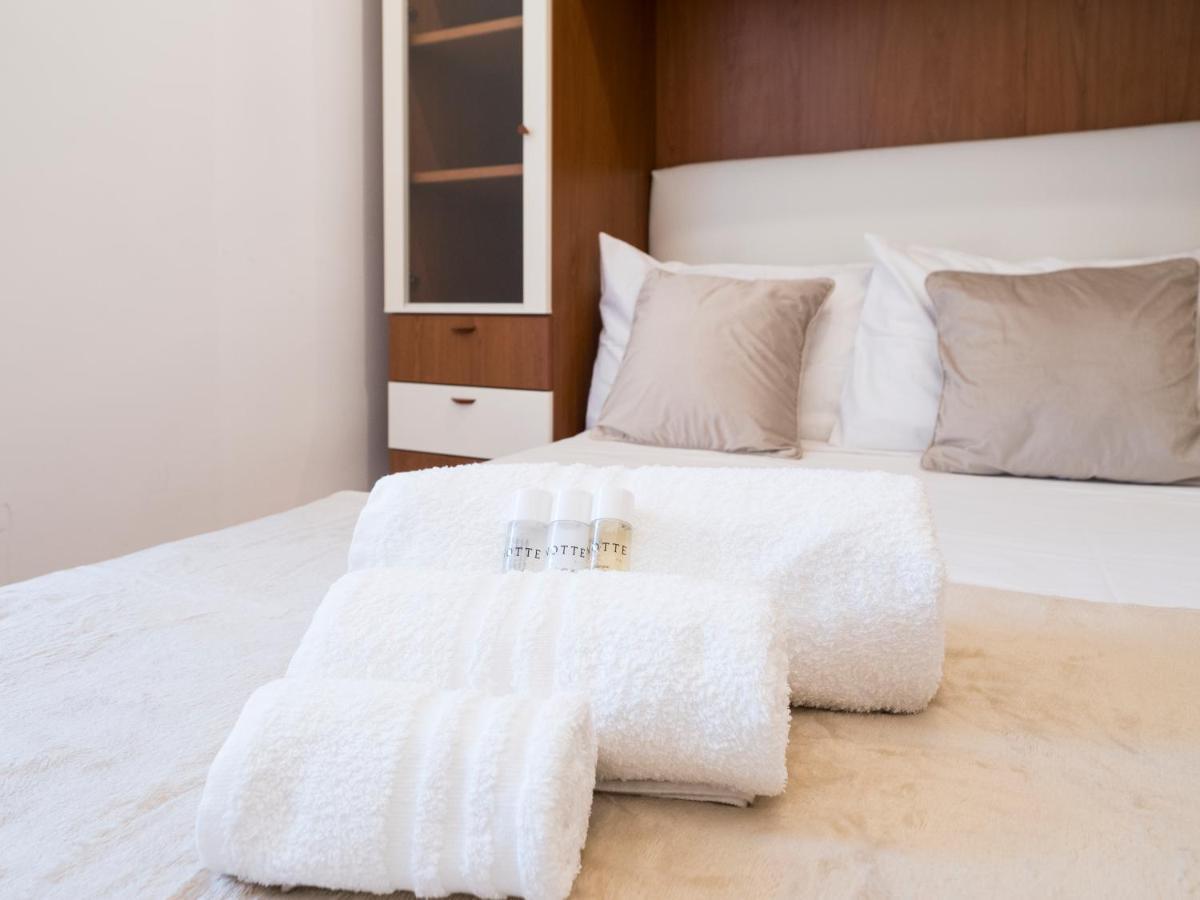 {2 Steps From The Colosseum} Free Wi-fi & Netflix *