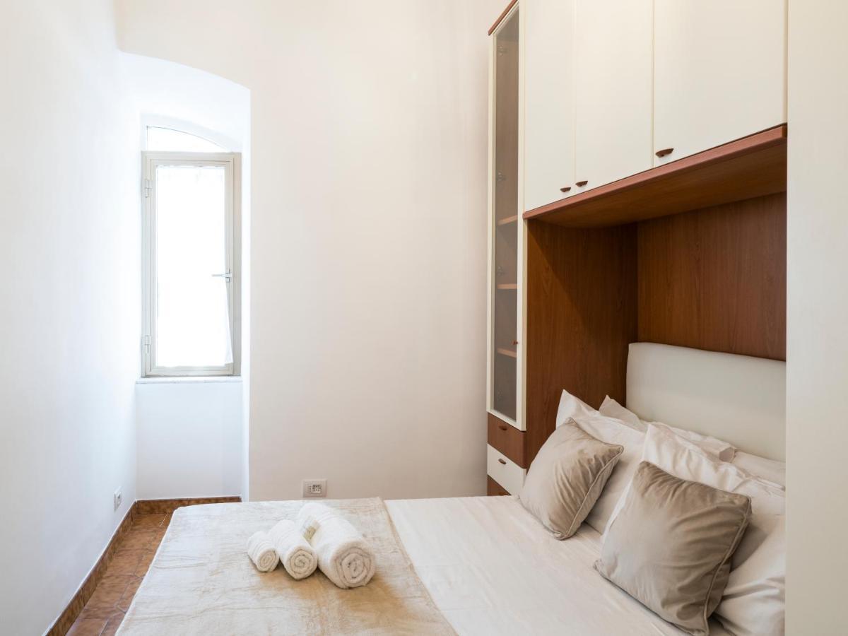 Apartment {2 Steps From The Colosseum} Free Wi-fi & Netflix
